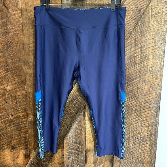 Under Armour Women's UA HeatGear compression Capri leggings size XL - Picture 1 of 4